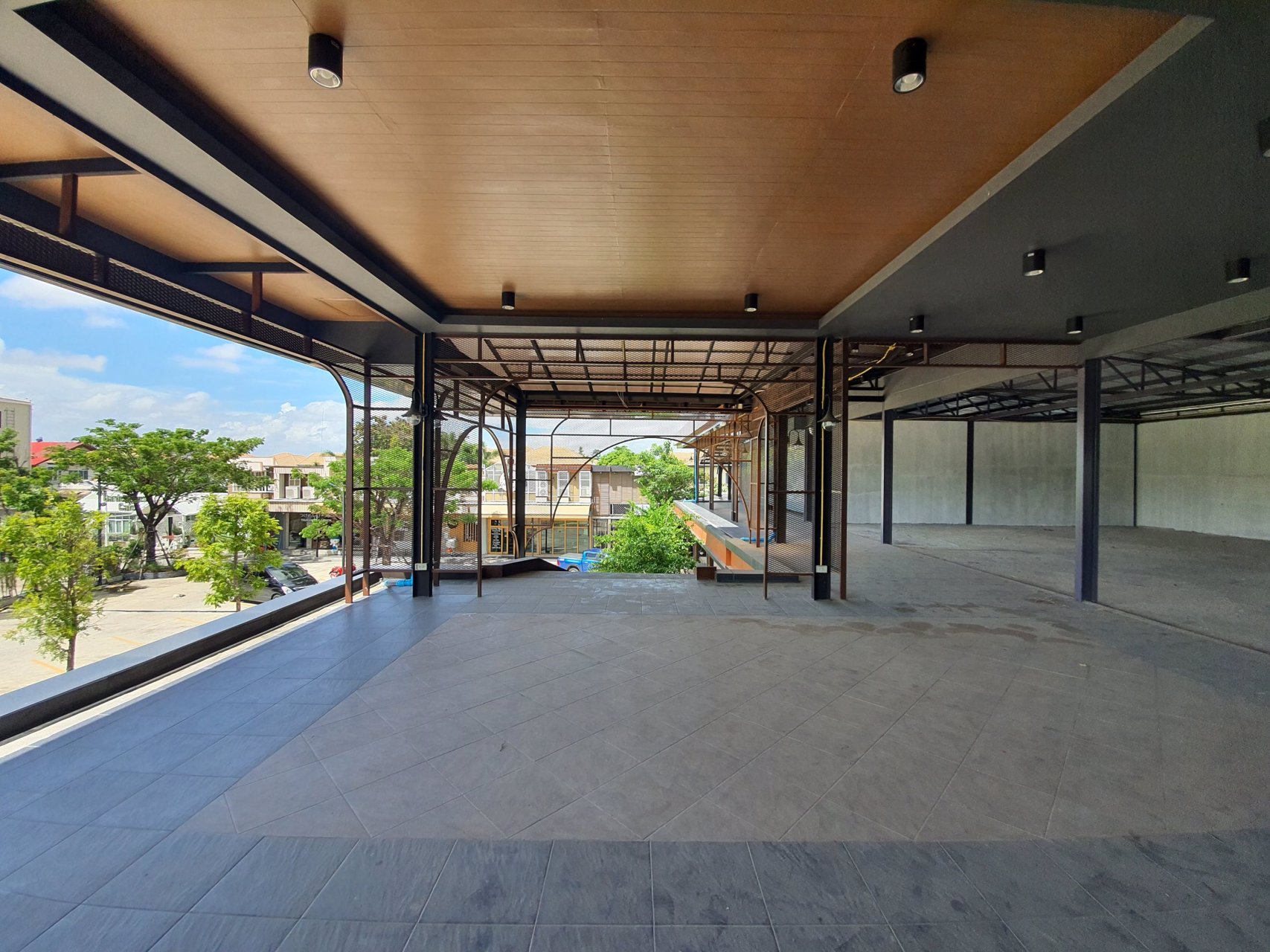 พื้นที่ร้านอาหารให้เช่า-ร้านค้าให้เช่า-โครงการ-gardentown-ติดถนนประชาอุทิศ-ทุ่งครุ-ย่านหมู่บ้าน