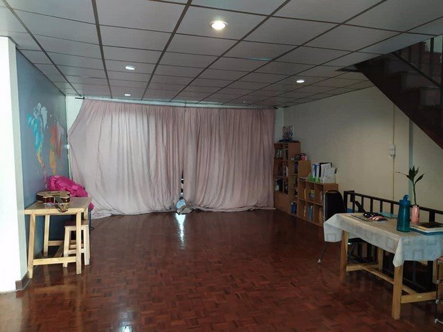 ให้เช่าอาคารพาณิชย์-3-ชั้น-2-ห้องทะลุกัน-ซอยรามคำแหง-ใกล้ตลาด-กกท-ใกล้ราชมังคลา-เดินทางสะดวก