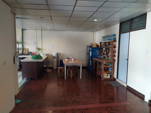 ให้เช่าอาคารพาณิชย์-3-ชั้น-2-ห้องทะลุกัน-ซอยรามคำแหง-ใกล้ตลาด-กกท-ใกล้ราชมังคลา-เดินทางสะดวก