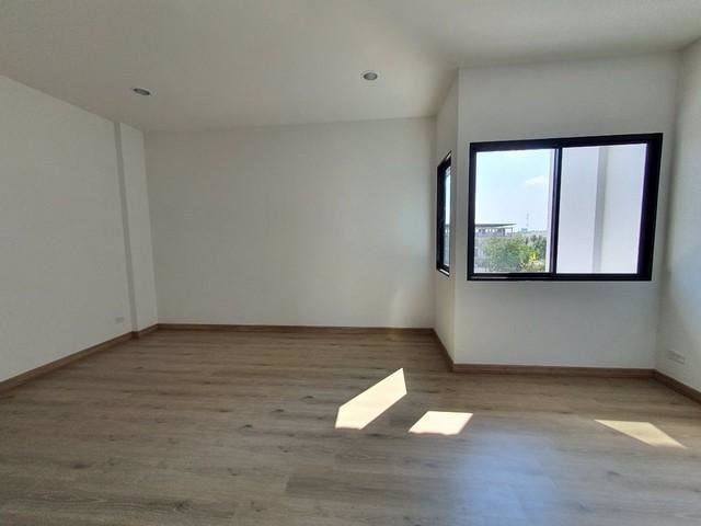 ให้เช่าโฮมออฟฟิศ-4-ชั้น-พรีเมี่ยม-เพลส-มัยลาภ-รามอินทรา-14-ตึกใหม่เพิ่งสร้างเสร็จ