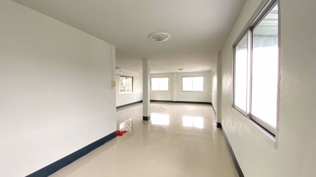 ขาย-และ-ให้เช่า-โกดัง-พร้อม-สำนักงาน-สภาพใหม่-เลียบมอเตอร์เวย์-อศรีราชา-พื้นที่สีชมพู