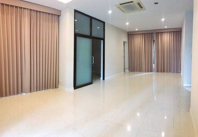 ให้เช่า-บ้านเดี่ยว-3-ชั้น-หมู่บ้านนาราสิริ-โทเพียรี่-นวมินทร์-4-ห้องนอน-300-ตรม-พร้อมเข้าอยู่