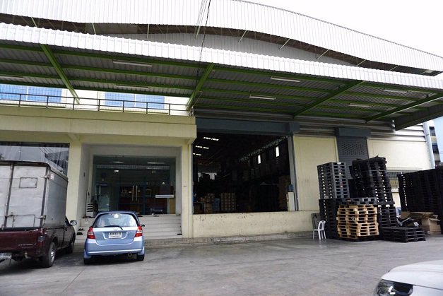 ให้เช่าอาคารพร้อมคลังสินค้า-1300-ตรม-ติดถนนใหญ่ลาดกระบัง-วงแหวนบางนา-บางปะอิน