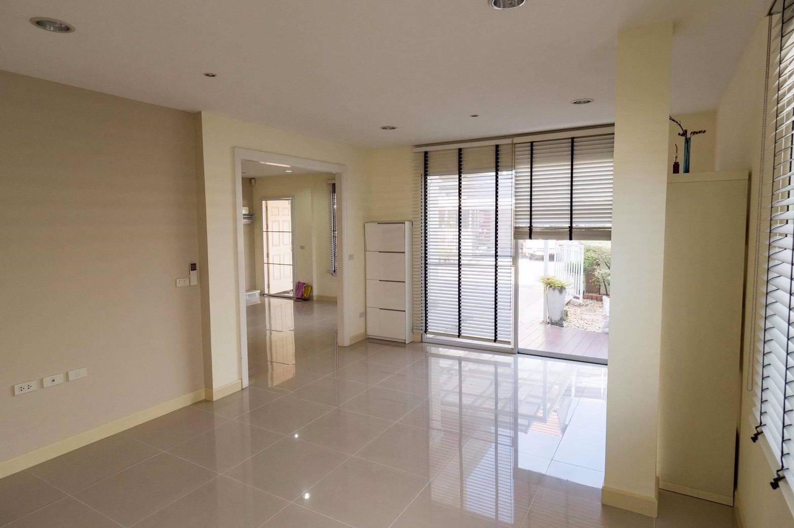 ขาย-townhome-สิรสา-รวม-unit-2-ชั้น-และ-3-ชั้น-เนื้อที่-412-ตารางเมตร-ราคาขาย-9900000-บาท