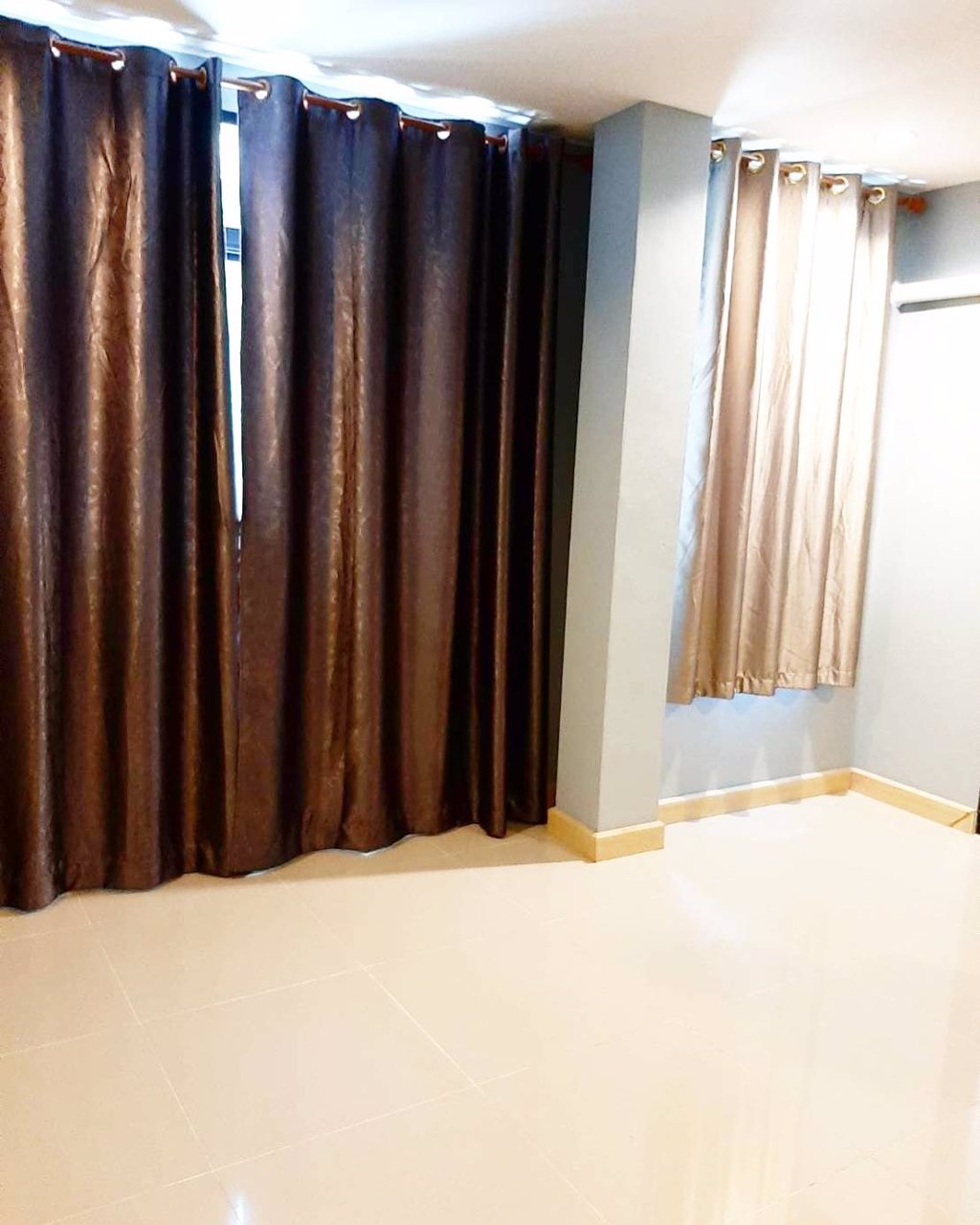 ให้เช่าทาวน์เฮ้าส์ในเมืองพัทยา-เหมาะสำหรับทำออฟฟิศหรือสปา-ติดตลาดน้ำสี่ภาคห่างจากถนนสุขุมวิท-200-ม