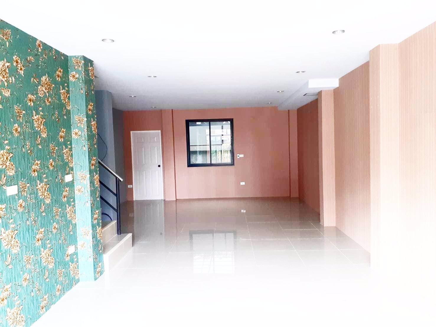 ให้เช่าทาวน์เฮ้าส์ในเมืองพัทยา-เหมาะสำหรับทำออฟฟิศหรือสปา-ติดตลาดน้ำสี่ภาคห่างจากถนนสุขุมวิท-200-ม