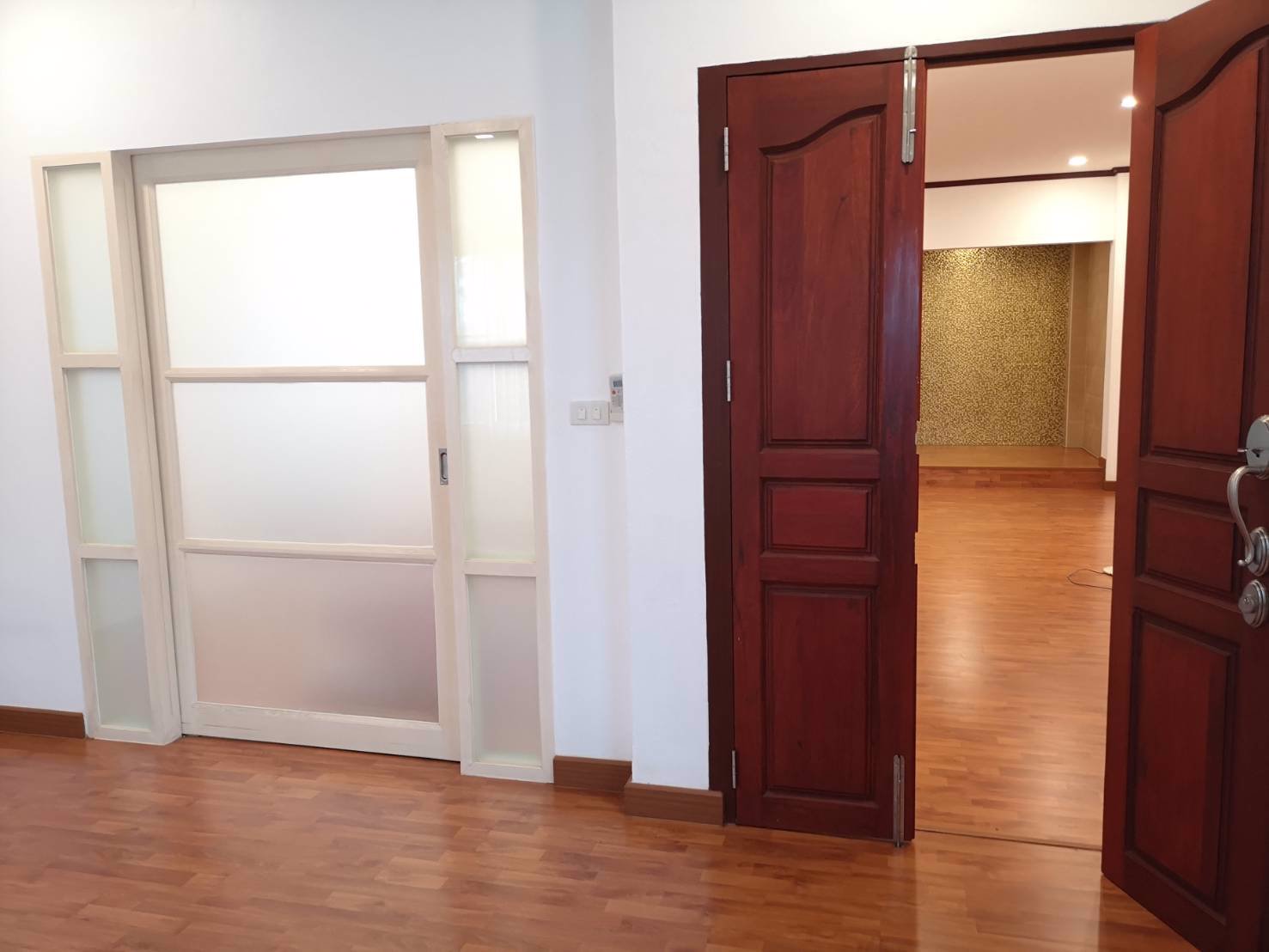 ขายบ้านเดี่ยวอำเภอเมือง-จังหวัดอุดรธานี-บ้านเดี่ยว-พร้อมอยู่-เจ้าของไม่เคยอยู่เลย-เนื้อที่-195ตรว