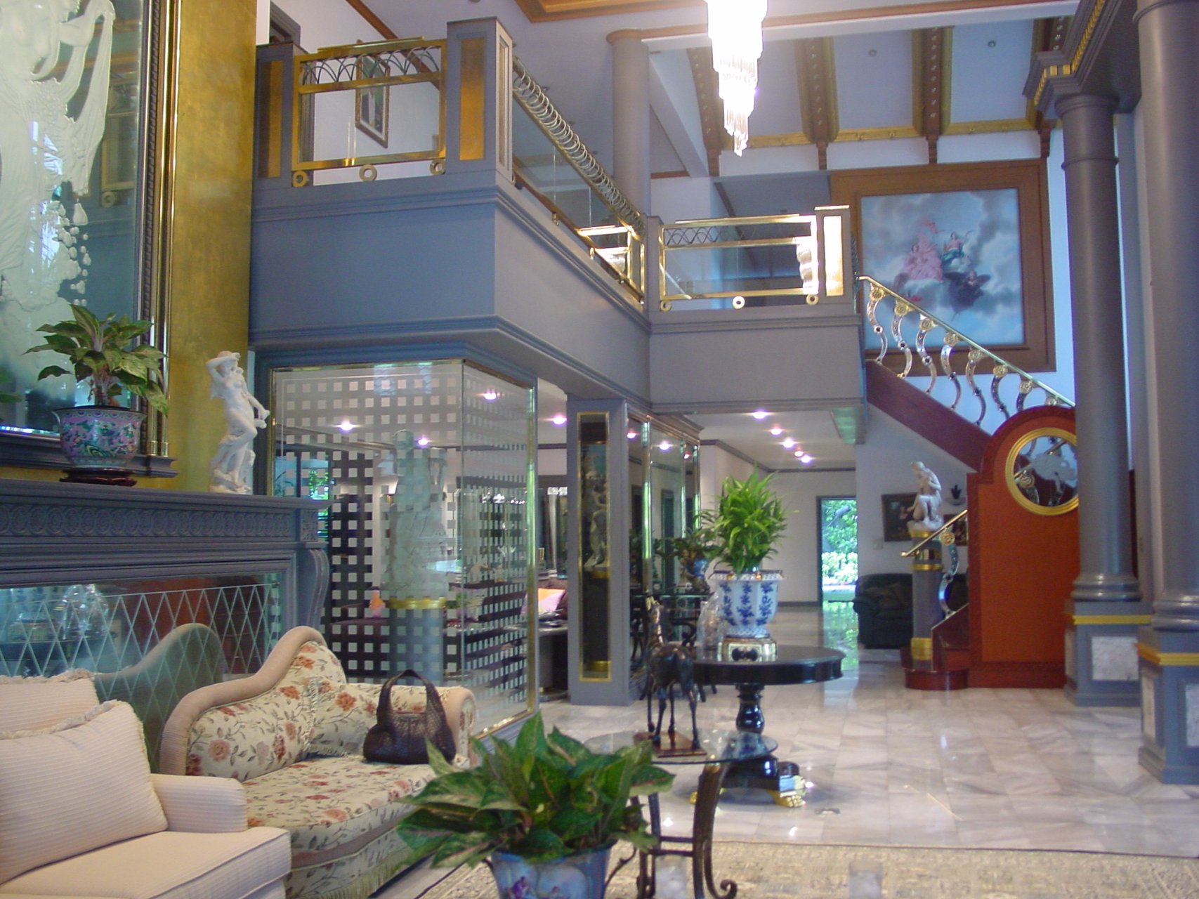 บ้านหรูริมทะเลสาบตกแต่งพร้อมสระว่ายน้ำส่วนตัวล้อมรอบสวนขนาดใหญ่เขียวขจี-เนื้อที่-1154-ตารางวา