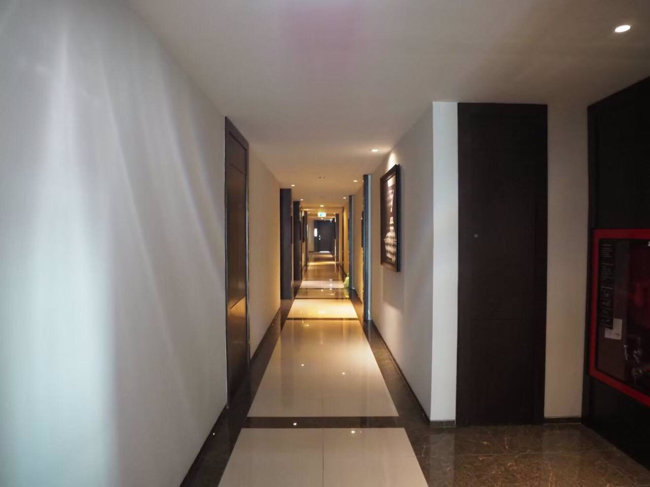 ขายดิแอดเดรสสุขุมวิท-61-ราคา-bht-6900000-4737-sqm-เฟอร์นิเจอร์ครบ-1-ห้องนอน-ห้องนั่งเล่น-1-ห