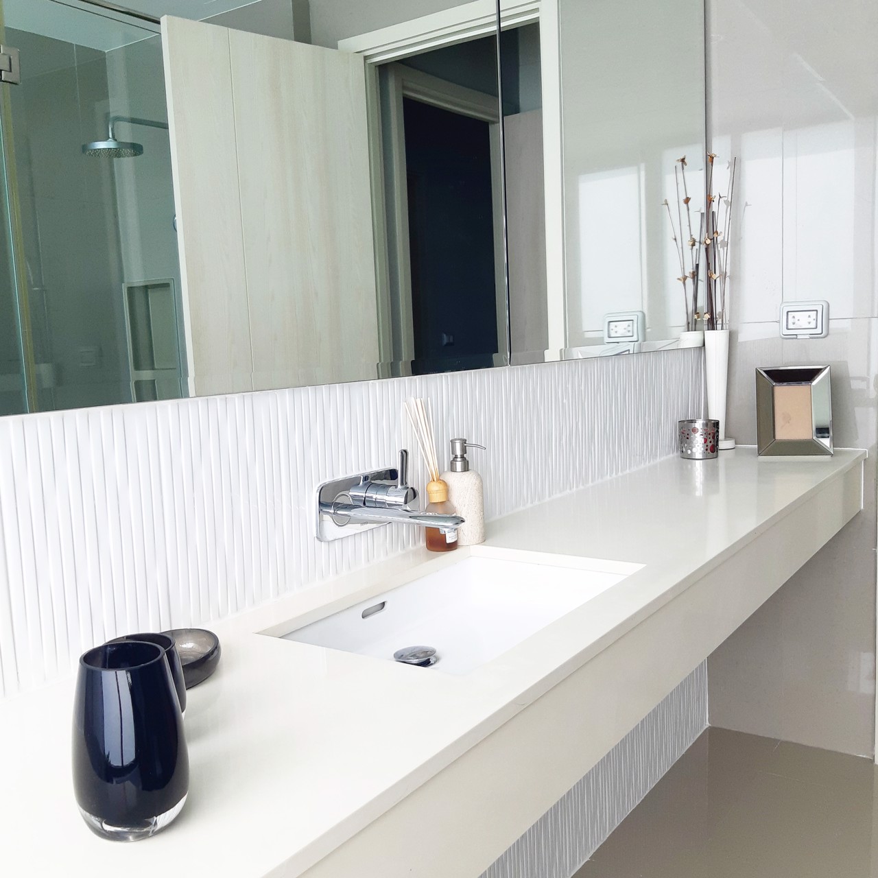 rhythm-sukhumvit-42-คอนโด-ให้เช่า-พื้นที่-7793-ตารางเมตร-นอน-2-ห้องน้ำ-2-พร้อมเฟอร์นิเจอร์