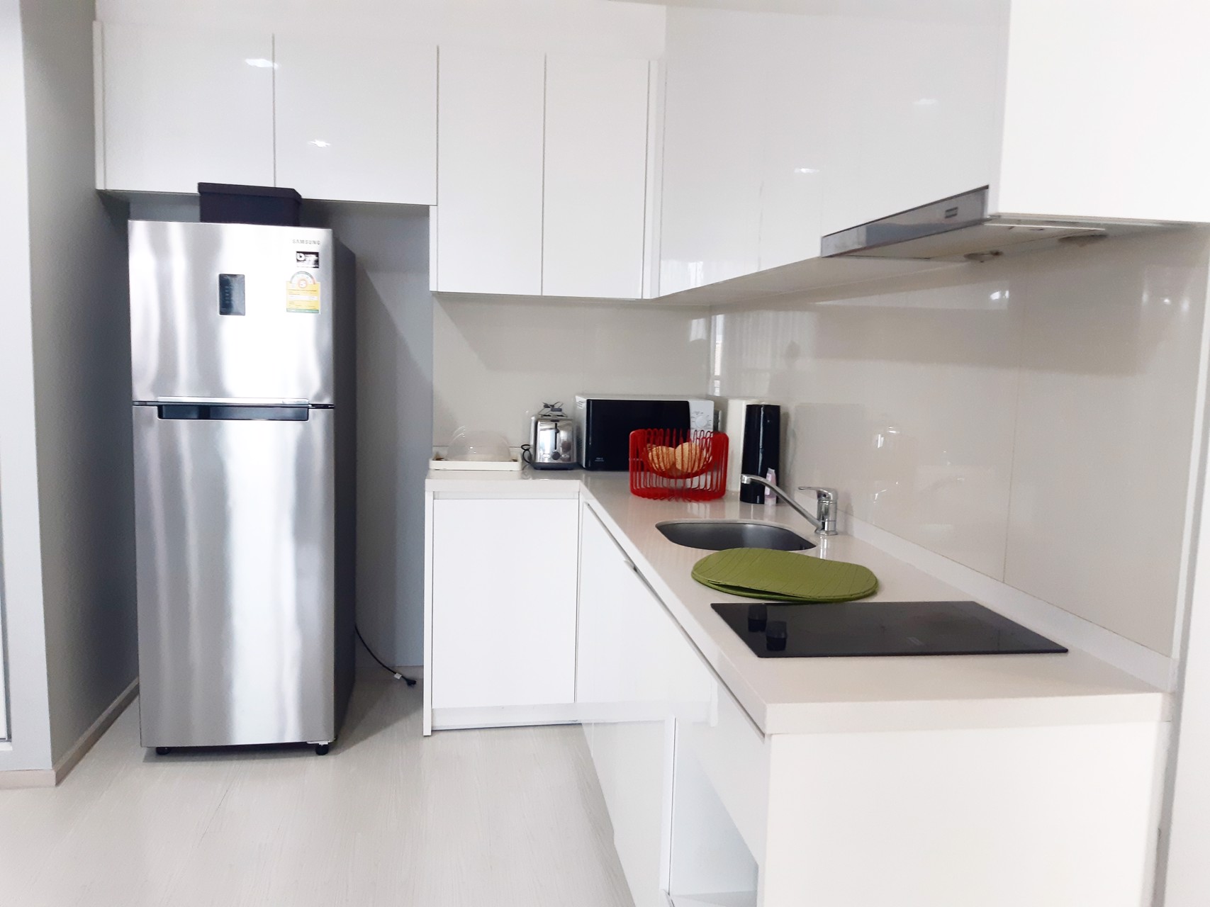 rhythm-sukhumvit-42-คอนโด-ให้เช่า-พื้นที่-7793-ตารางเมตร-นอน-2-ห้องน้ำ-2-พร้อมเฟอร์นิเจอร์