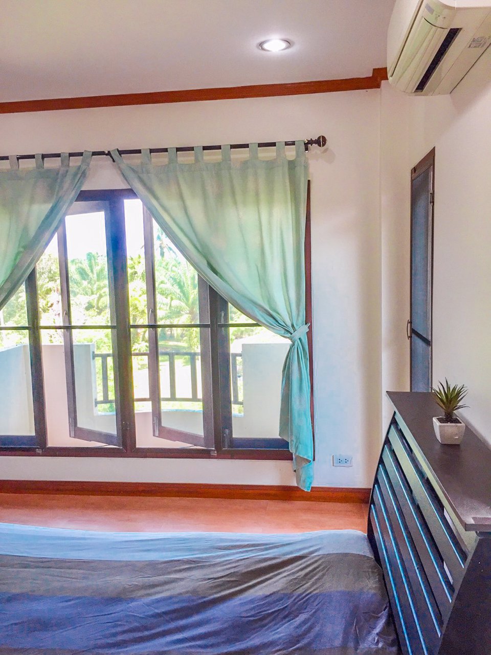 ขายบ้านเดี่ยวชุมพร-พร้อมเฟอร์นิเจอร์-สร้างตกแต่งด้วยวัสดุอย่างดี