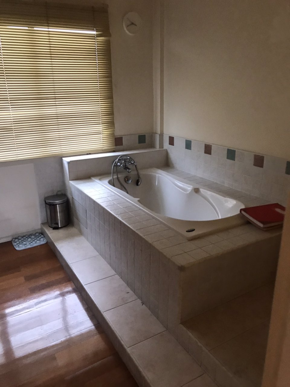 ขายทาวน์เฮ้าส์ศุภาลัย-วิลล์-รัชดา32-เนื้อที่-18-ตรวา-3-ชั้น-4-ห้องนอน-3-ห้องน้ำ