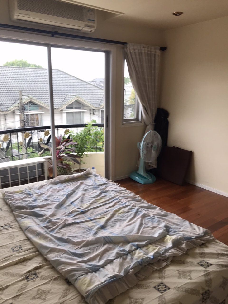 ขายทาวน์เฮ้าส์ศุภาลัย-วิลล์-รัชดา32-เนื้อที่-18-ตรวา-3-ชั้น-4-ห้องนอน-3-ห้องน้ำ