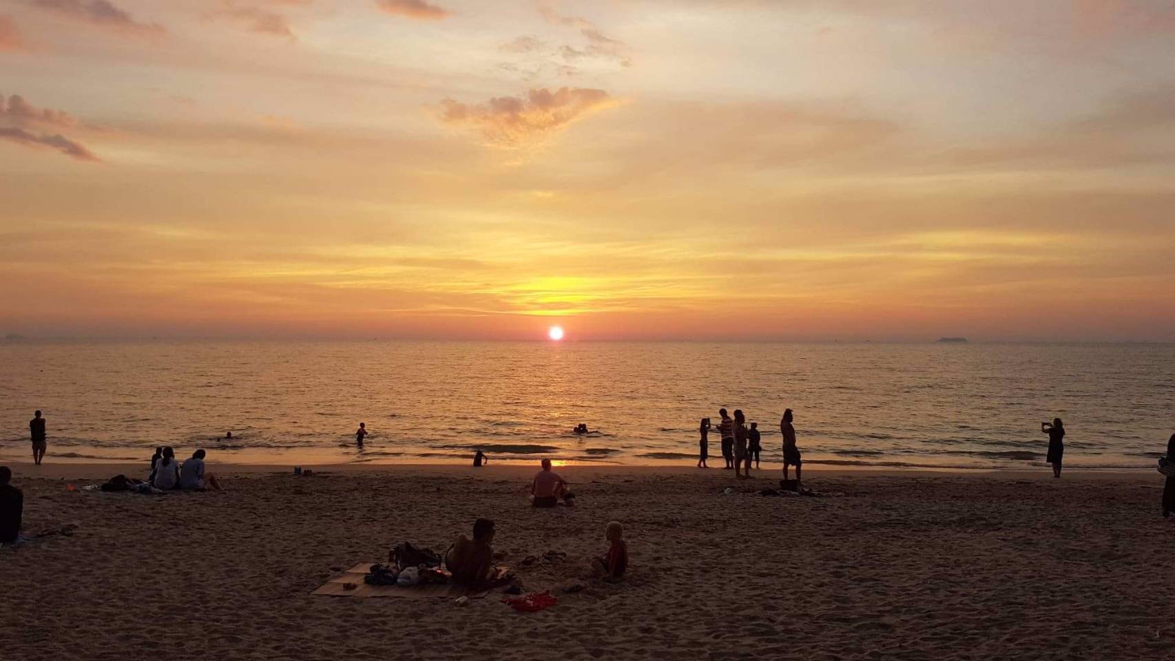 ขายตึกแถว-3-ชั้นครึ่ง-1คูหา-ใกล้-long-beach-ทำเลทองในเกาะลันตา-จกระบี่