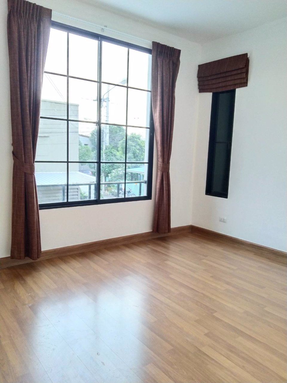 ให้เช่า-ทาวน์โฮมพร้อมโกดัง-ในโครงการ-เดอะ-คอนเนค-สุวรรณภูมิ-4