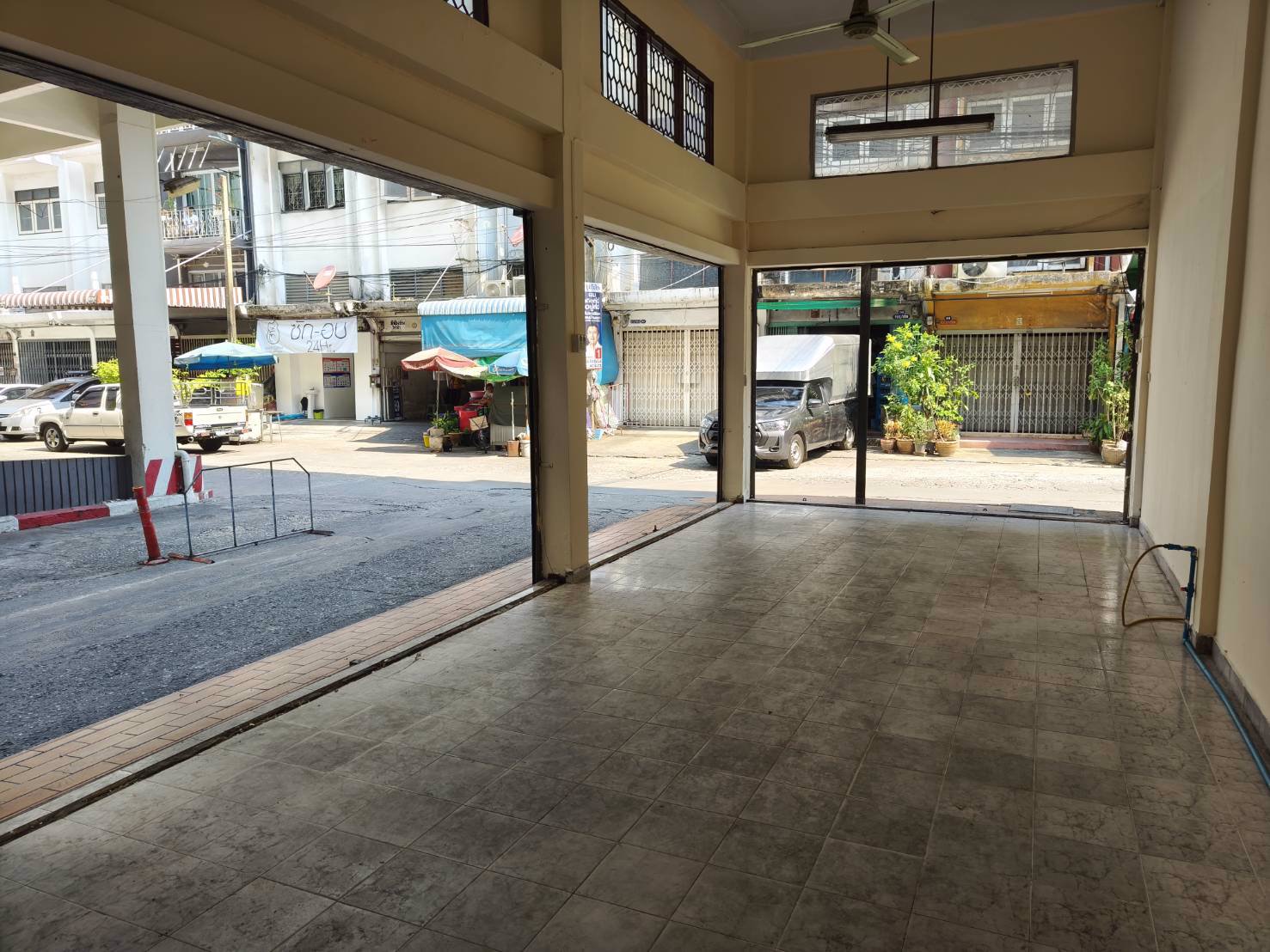 ให้เช่าพื้นที่ขายของ-หรือ-เก็บของ-หรือ-สำนักงาน-ชั้น-1-หอพักโชคดี-จรัญ-53-mrt-บางยี่ขัน