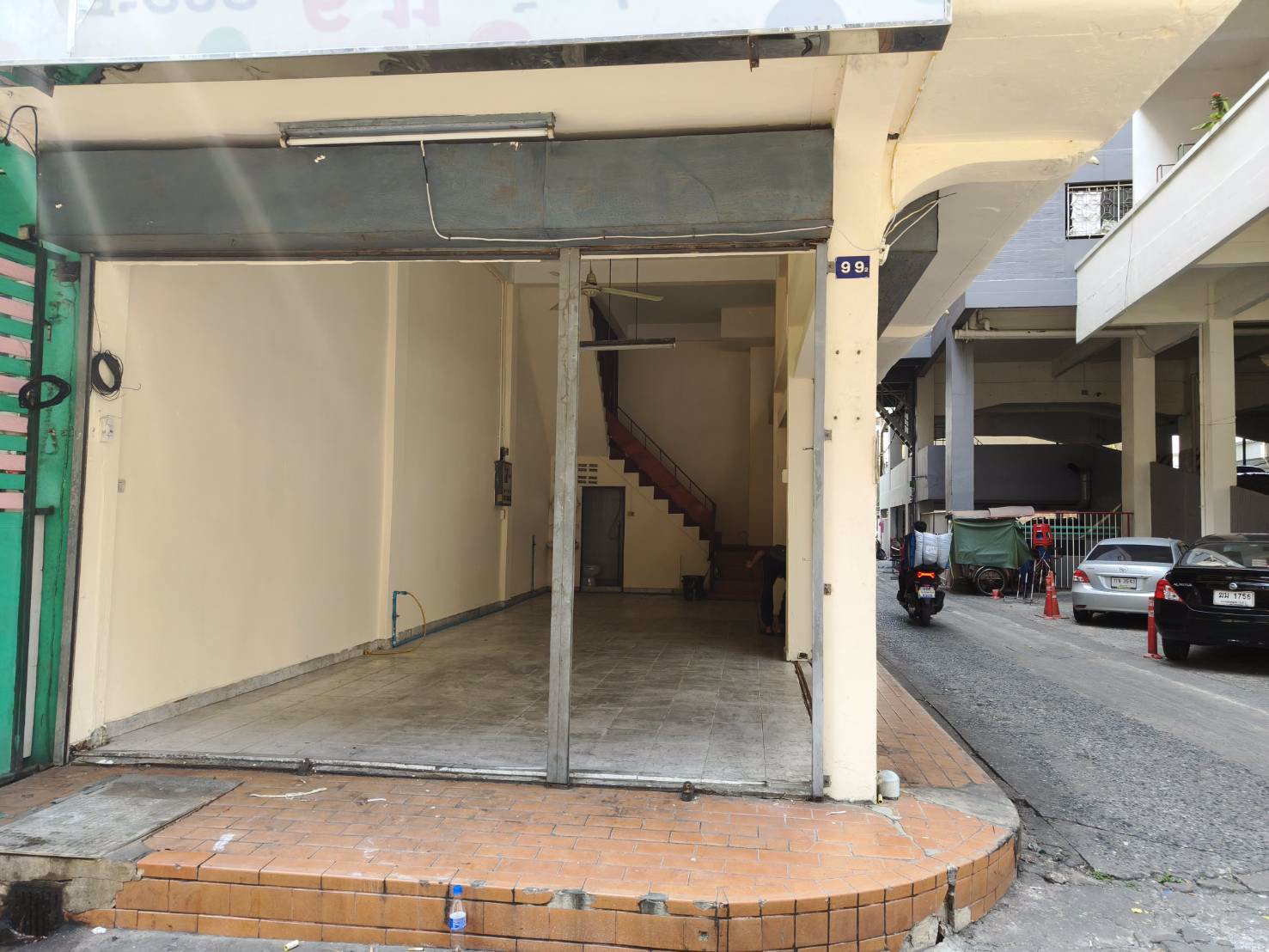 ให้เช่าพื้นที่ขายของ-หรือ-เก็บของ-หรือ-สำนักงาน-ชั้น-1-หอพักโชคดี-จรัญ-53-mrt-บางยี่ขัน