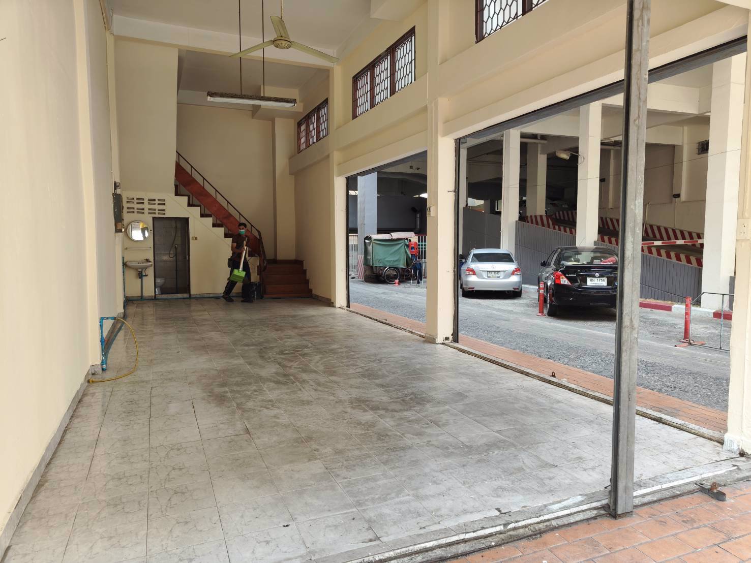 ให้เช่าพื้นที่ขายของ-หรือ-เก็บของ-หรือ-สำนักงาน-ชั้น-1-หอพักโชคดี-จรัญ-53-mrt-บางยี่ขัน