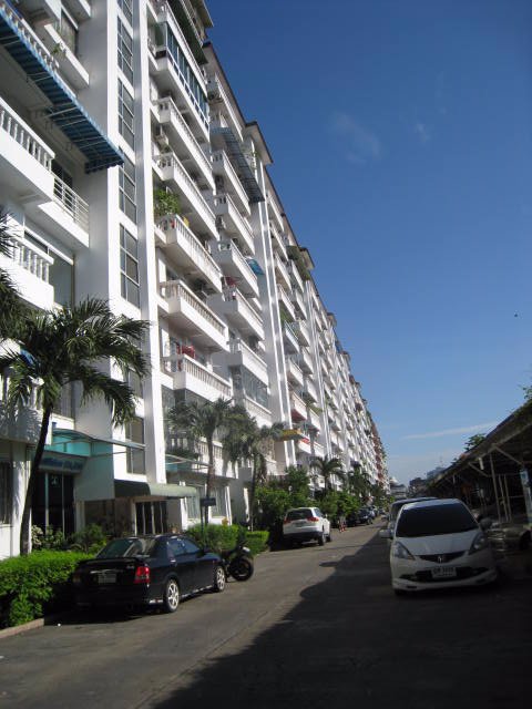 เช่า7500กว้าง60ตรมคอนโด2-ห้องนอน-เฟอร์ครบ-แอร์-line0968710187บ้านสุโขทัยคอนโดใกล้-มรามคำแหง1