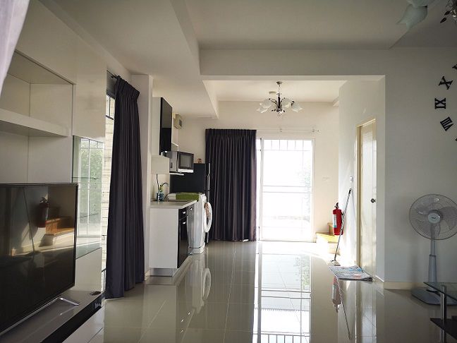 ขายทาวน์เฮ้าส์มุมพร้อมผู้เช่า33ลบ-2ชั้น-42ตรว2น3น้ำ-indy3-ประชาอุทิศ90-land-house-สภาพใหม่มาก