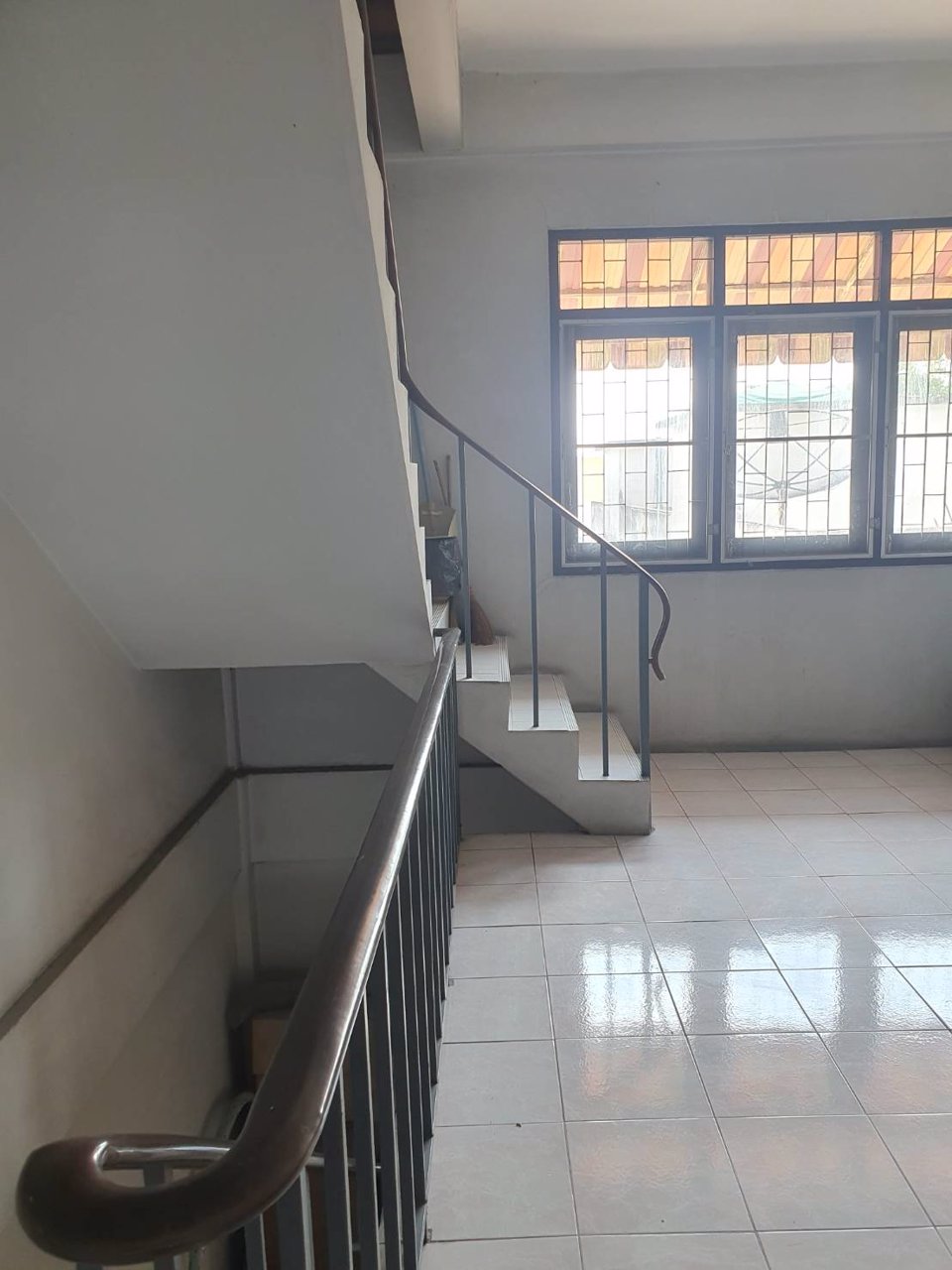 ขายอาคารพาณิชย์-4-ชั้นครึ่ง-ติดถนนกำนันแม้น-ฝั่งศาลธนบุรี-ซอยเอกชัย36-