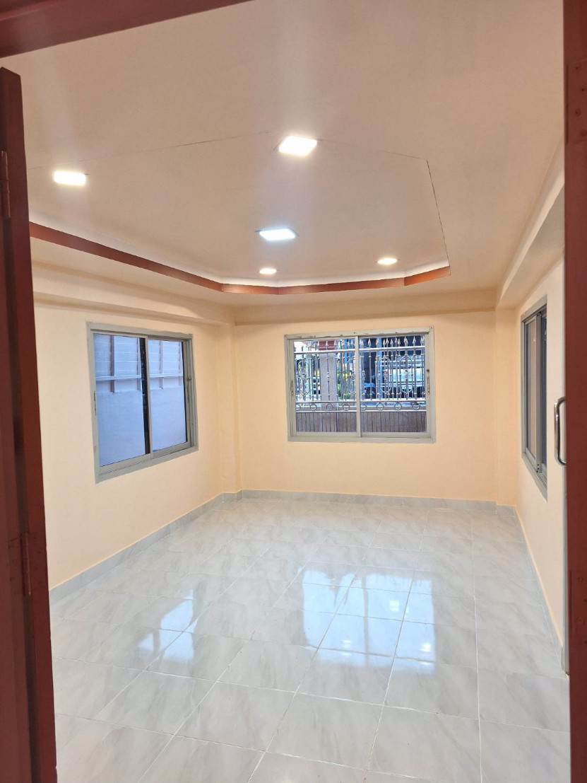 ขายบ้านเดี่ยว-หมู่บ้านทรัพย์กมล-ถนนสุวินทวงศ์-คลองหลวงแพ่ง-อำเภอเมืองฉะเชิงเทรา-ติดเขตมีนบุรี