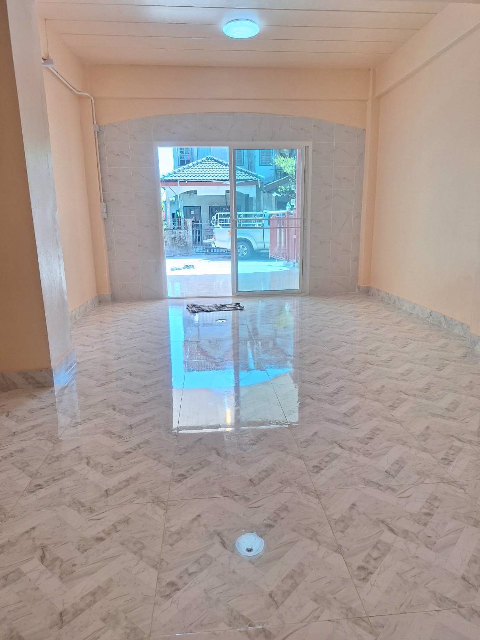 ขายถูกมาก-ทาวน์เฮ้าส์-2-ชั้น-รีโนเวทใหม่หมดทั้งหลัง-ชุมชนประชาสำราญ-คลองสิบสอง-เขตหนองจอก