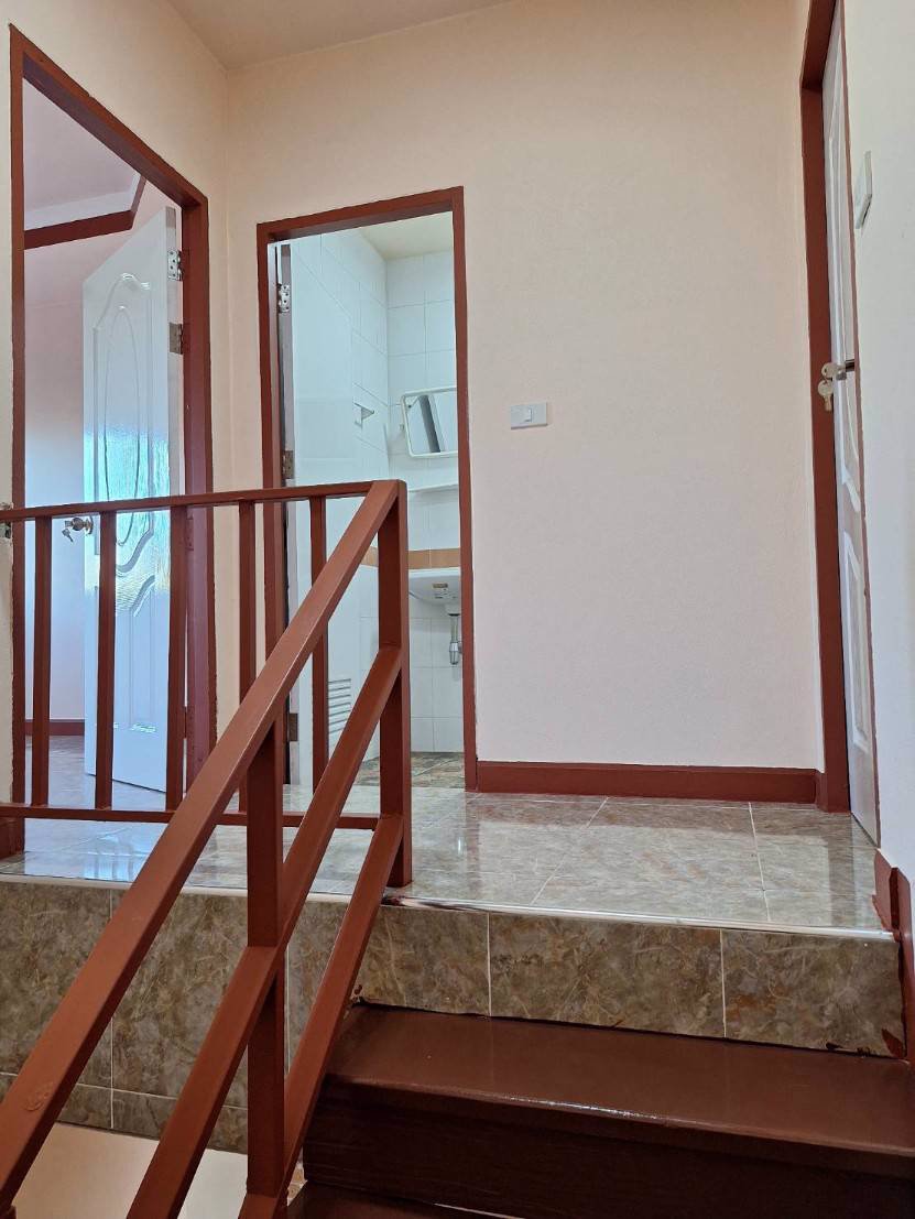 ขายทาวน์เฮ้าส์รีโนเวทใหม่-หมู่บ้านบุราพันธ์-กระทุ่มราย-เขตหนองจอก