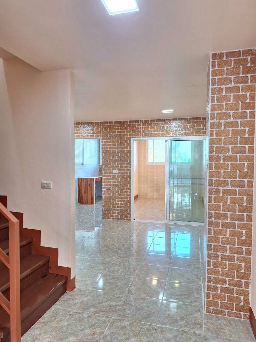 ขายทาวน์เฮ้าส์รีโนเวทใหม่-หมู่บ้านบุราพันธ์-กระทุ่มราย-เขตหนองจอก