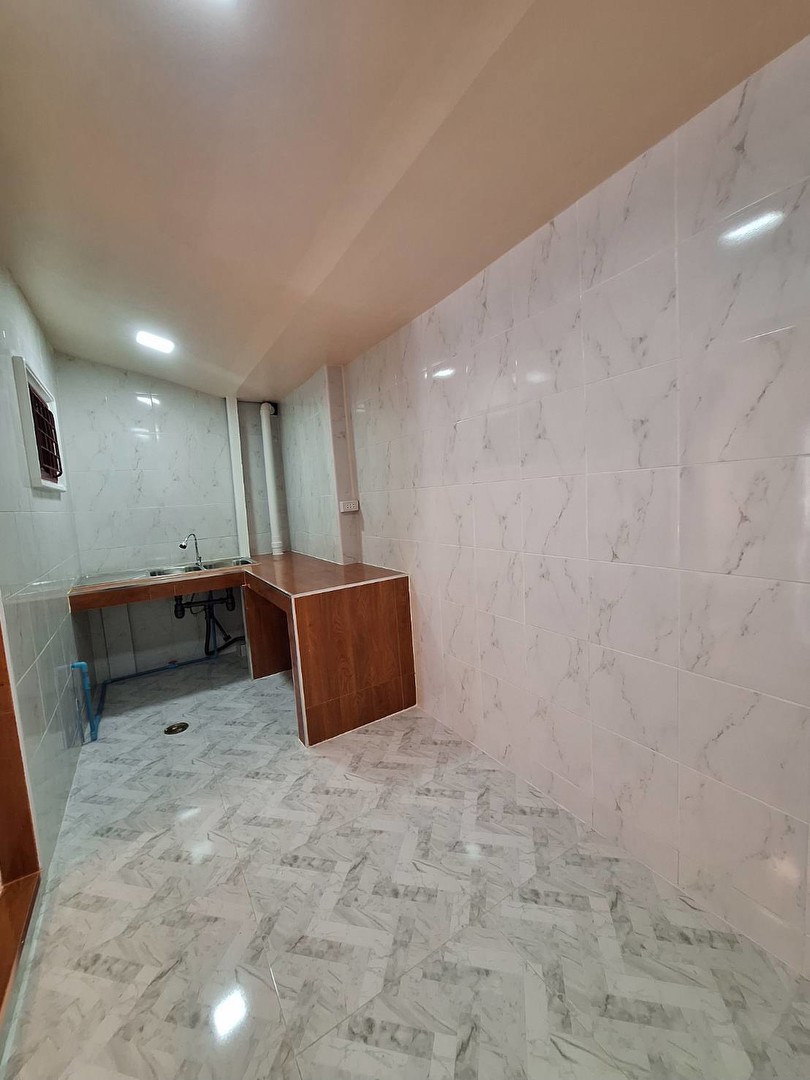 ขายถูก-ทาวน์เฮ้าส์-2-ชั้น-ชุมชนประชาสำราญ-หนองจอก-รีโนเวทใหม่หมดทั้งหลัง