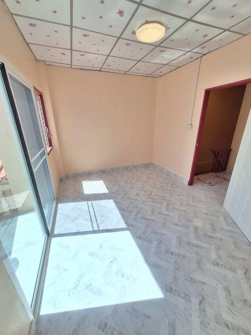 ขายถูก-ทาวน์เฮ้าส์-2-ชั้น-ชุมชนประชาสำราญ-หนองจอก-รีโนเวทใหม่หมดทั้งหลัง