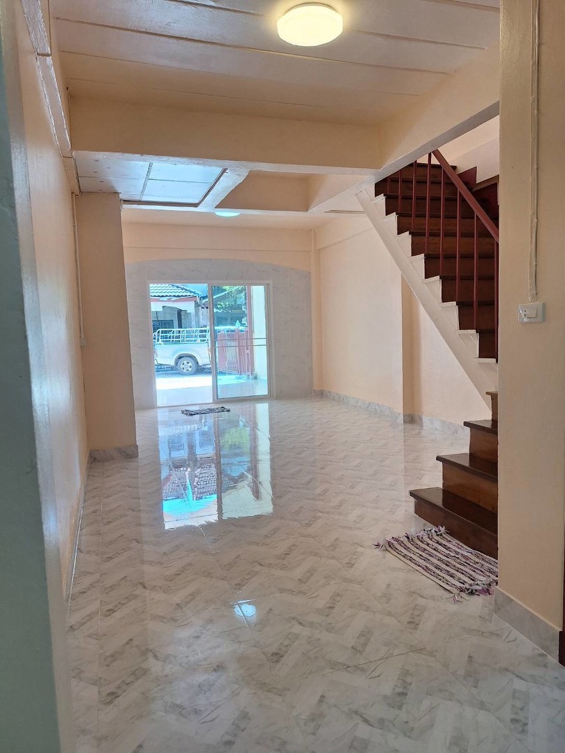 ขายถูก-ทาวน์เฮ้าส์-2-ชั้น-ชุมชนประชาสำราญ-หนองจอก-รีโนเวทใหม่หมดทั้งหลัง