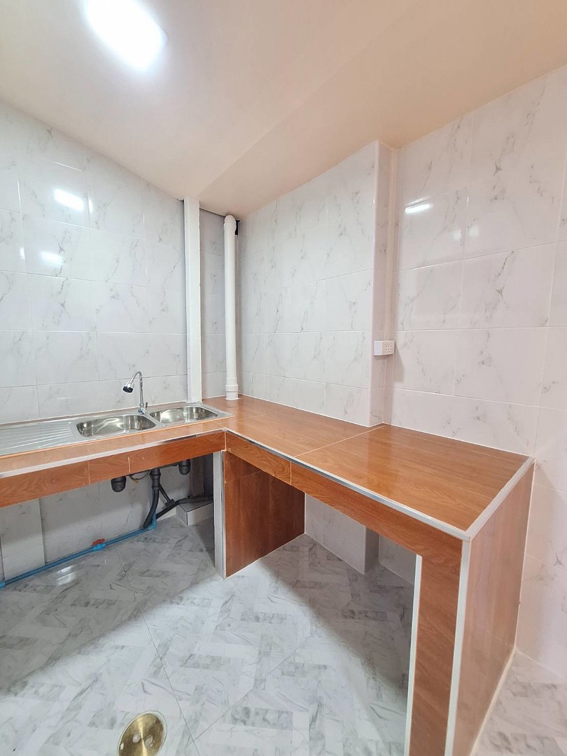 ขายถูก-ทาวน์เฮ้าส์-2-ชั้น-ชุมชนประชาสำราญ-หนองจอก-รีโนเวทใหม่หมดทั้งหลัง