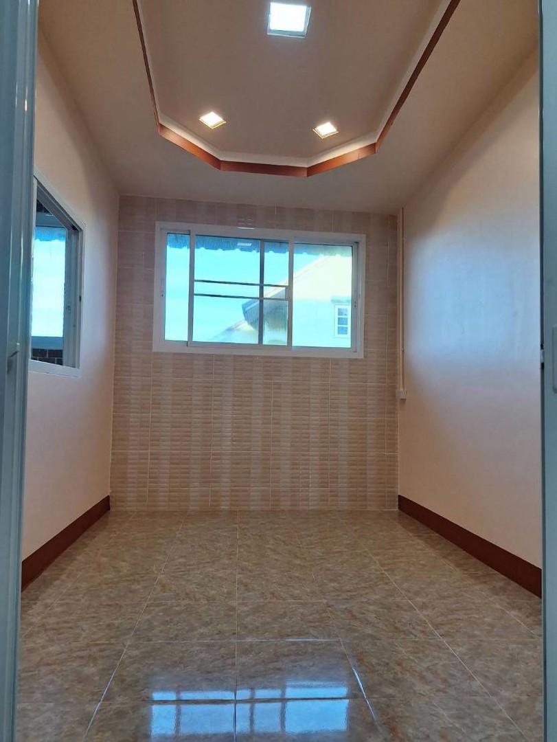 ขายบ้านทาวน์เฮ้าส์-รีโนเวทใหม่-หมู่บ้านบุราพันธ์-หนองจอก