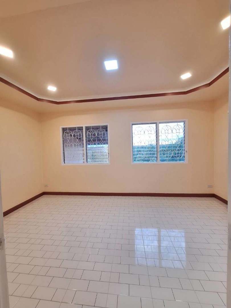 ขายทาวน์เฮ้าส์-หมู่บ้านทาวน์แอนด์คันทรี-หนองจอก-รีโนเวทใหม่ทั้งหลัง-พร้อมอยู่