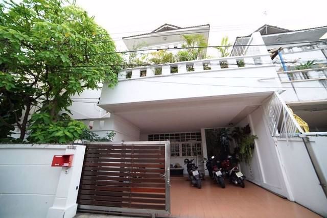 ให้เช่าทาวน์โฮม3ชั้นซอยสุขุมวิท65ใกล้btsเอกมัยและbtsพระโขนง-รีโนเวทใหม่