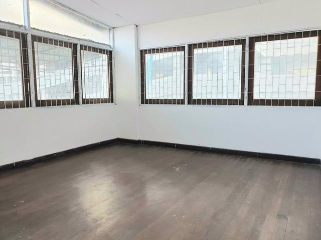 ให้เช่าบ้านเดี่ยวพร้อมโกดังซอยลาดพร้าว-51ใกล้โชคชัย4