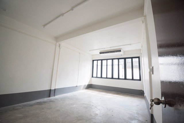 ให้เช่าอาคารพาณิชย์-3-ชั้น-ใกล้btsสะพานควาย-เหมาะทำโฮลเทลและออฟฟิศ