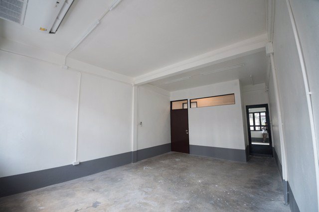 ให้เช่าอาคารพาณิชย์-3-ชั้น-ใกล้btsสะพานควาย-เหมาะทำโฮลเทลและออฟฟิศ