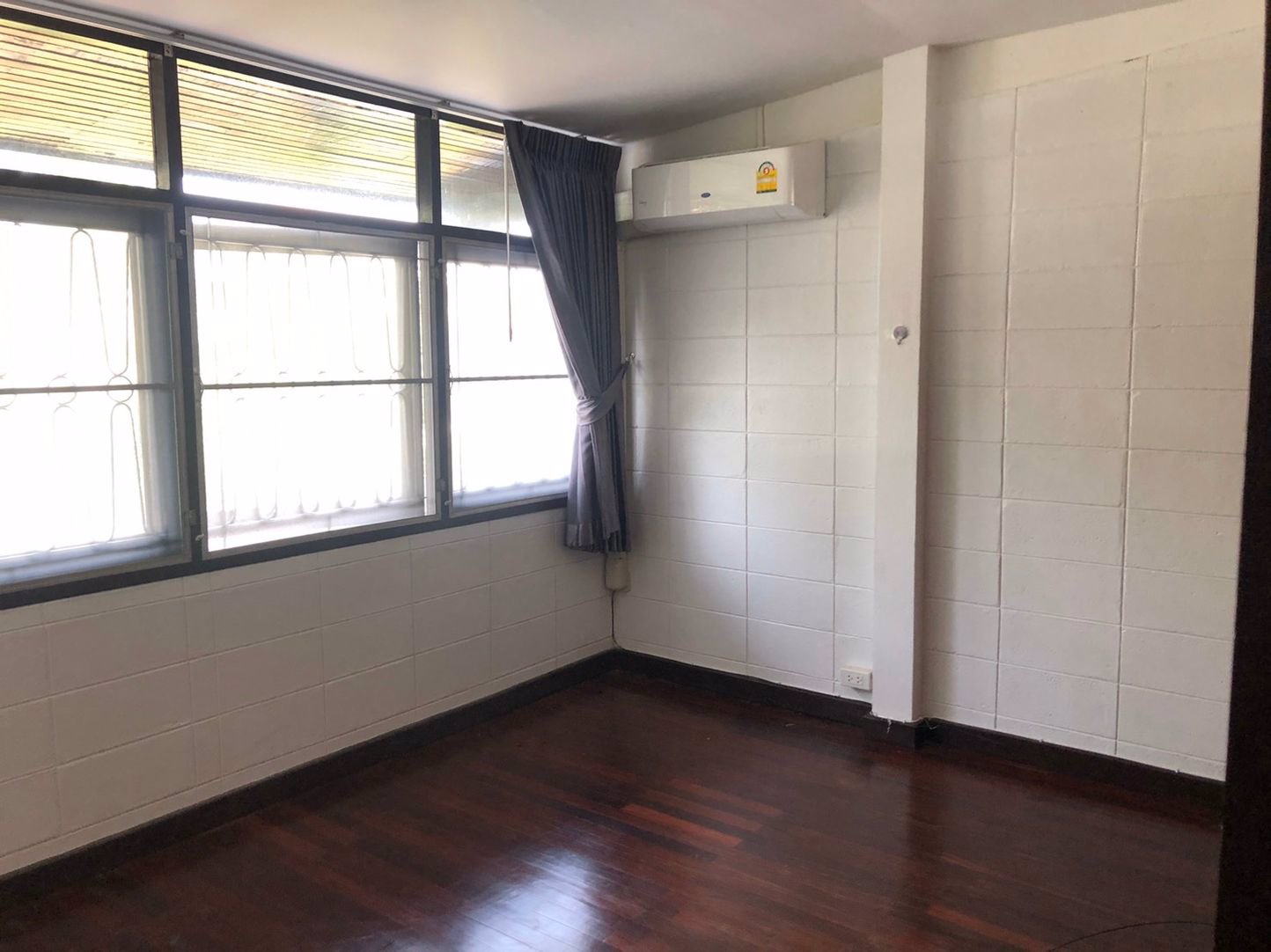 ให้เช่าบ้านเดี่ยว2ชั้นหมู่บ้านเสรี1ซอย7ใกล้มหาลัยรามคำแหงใกล้the-nine