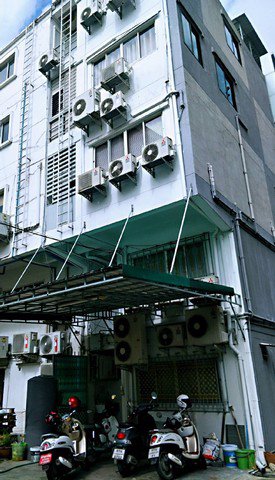 ให้เช่าอาคารพาณิชย์พร้อมลิฟท์ใกล้mrtรัชดาเหมาะสำหรับทำคลีนิคความงาม-สปา-ร้านตัดผม