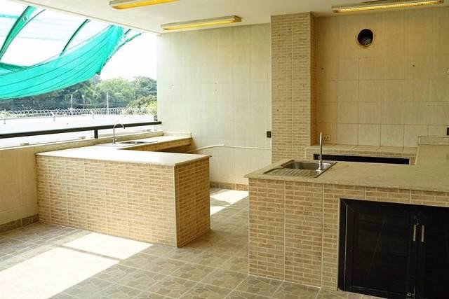 ให้เช่าโฮมออฟฟิศพร้อมลิฟท์พร้อมสระว่ายน้ำส่วนตัวย่านศรีนครินทร์