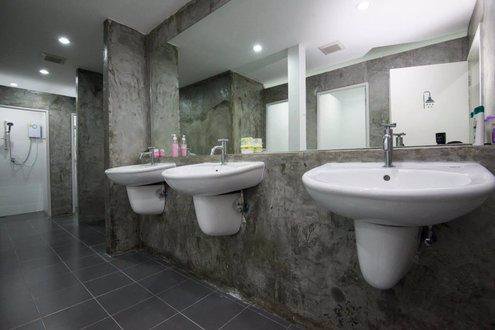 ให้เซ้งโฮลเทล-2-ชั้น-ย่านสุขุมวิทใกล้btsพร้อมพงษ์