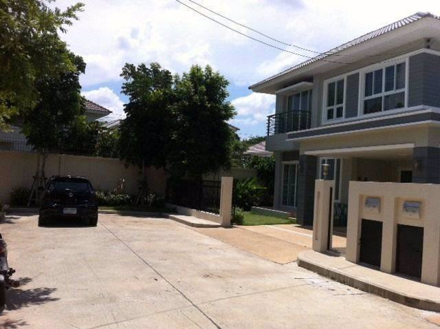 ให้เช่าบ้านเดี่ยวใกล้mrtไทรม้าบ้านหลังมุม