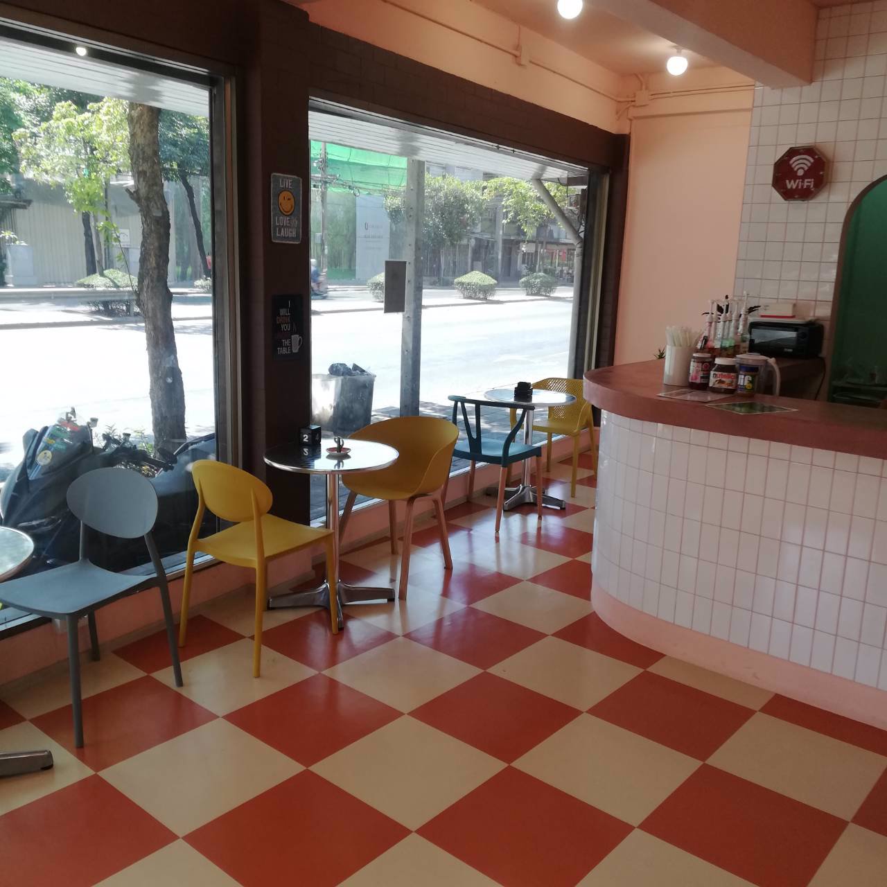 ให้เช่าตึกแถว3ชั้นพร้อมดาดฟ้าห้องมุมใกล้btsพระโขนง-ติดถนนพระราม4