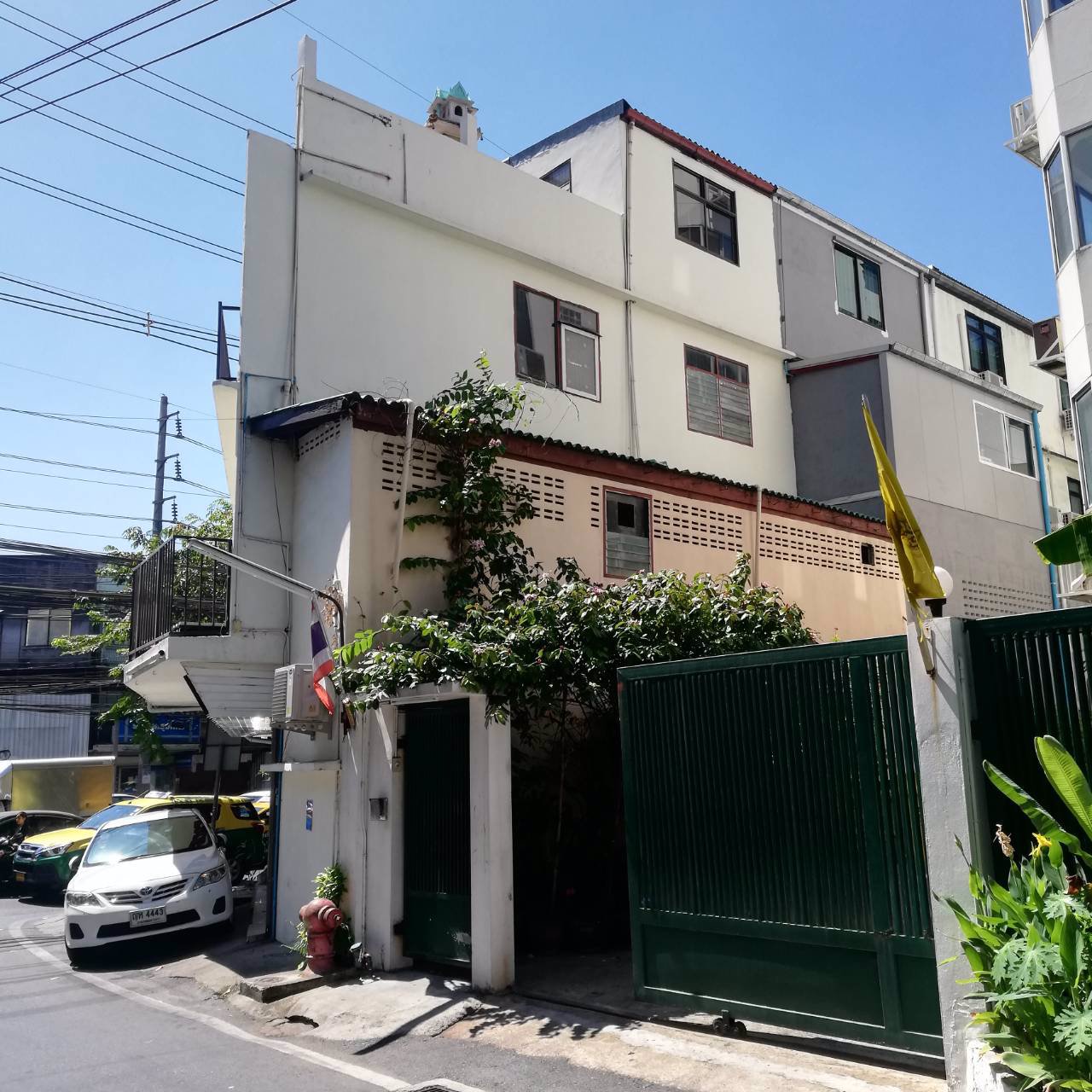 ให้เช่าตึกแถว3ชั้นพร้อมดาดฟ้าห้องมุมใกล้btsพระโขนง-ติดถนนพระราม4