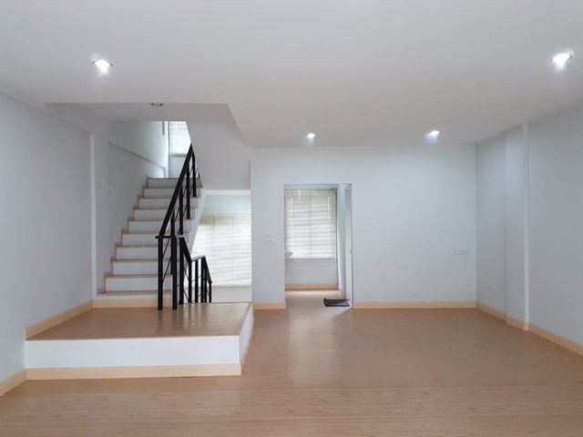 ให้เช่าทาวน์โฮม4ชั้นหมู่บ้านอารียาแมนดารีนารัชดา-สุทธิสาร-เหมาะทำโฮมออฟฟิศ