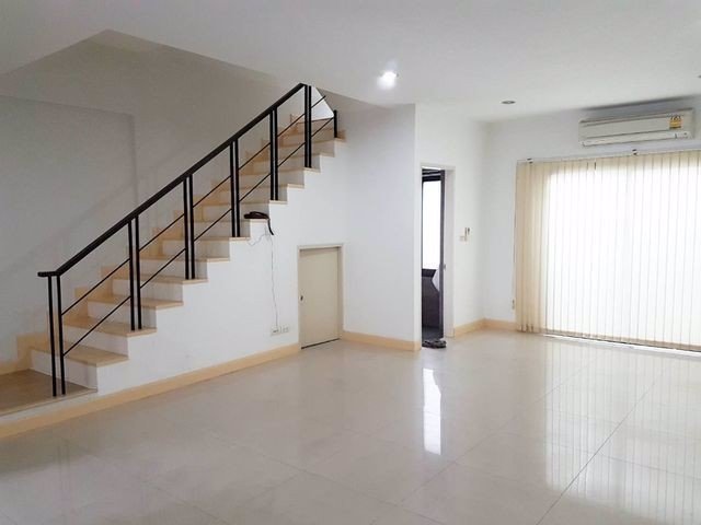 ให้เช่าทาวน์โฮม4ชั้นหมู่บ้านอารียาแมนดารีนารัชดา-สุทธิสาร-เหมาะทำโฮมออฟฟิศ