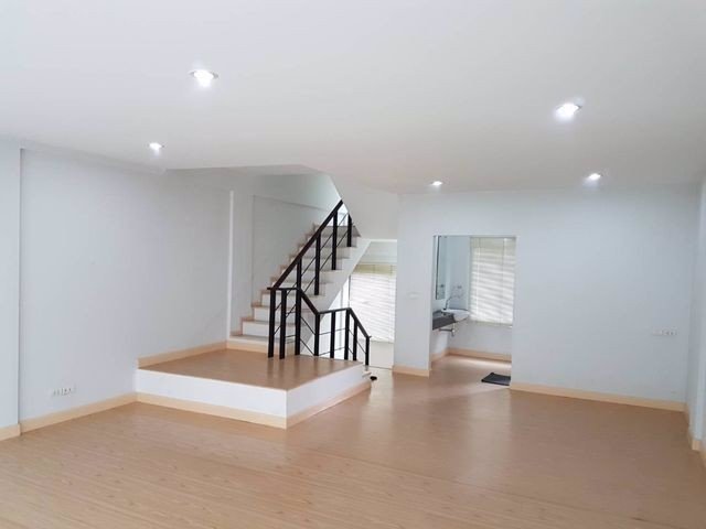 ให้เช่าทาวน์โฮม4ชั้นหมู่บ้านอารียาแมนดารีนารัชดา-สุทธิสาร-เหมาะทำโฮมออฟฟิศ